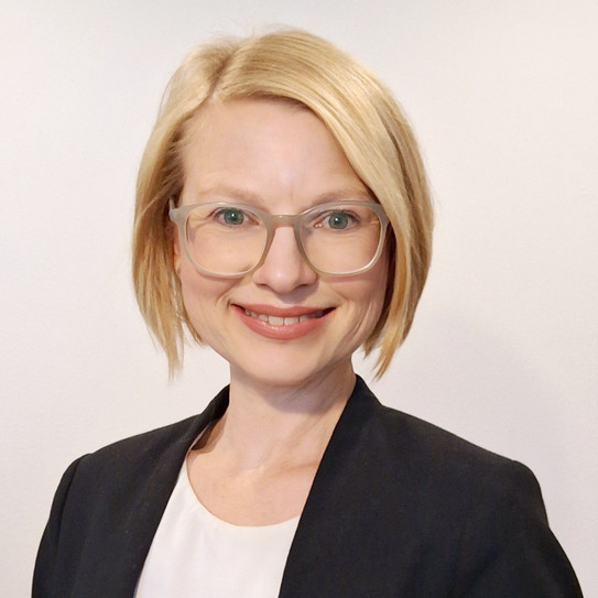 Dr. Julia Mergner im Porträt