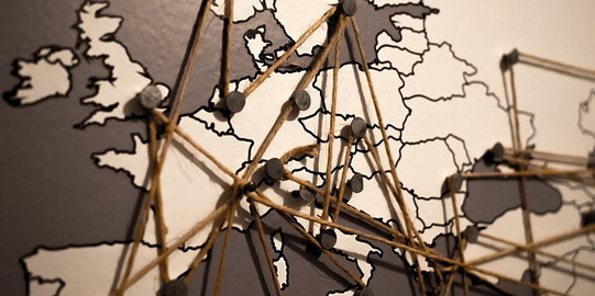 Weltkarte, Länder verbunden mit Pins